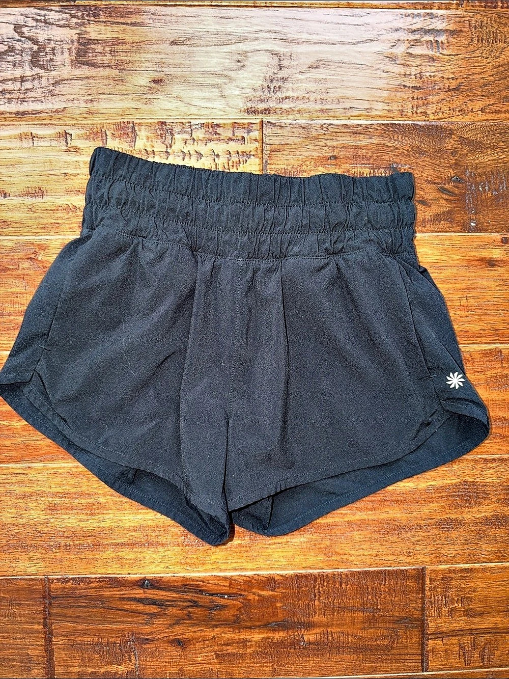 Athleta Athletic Shorts in Black Size Medium, size 8-10